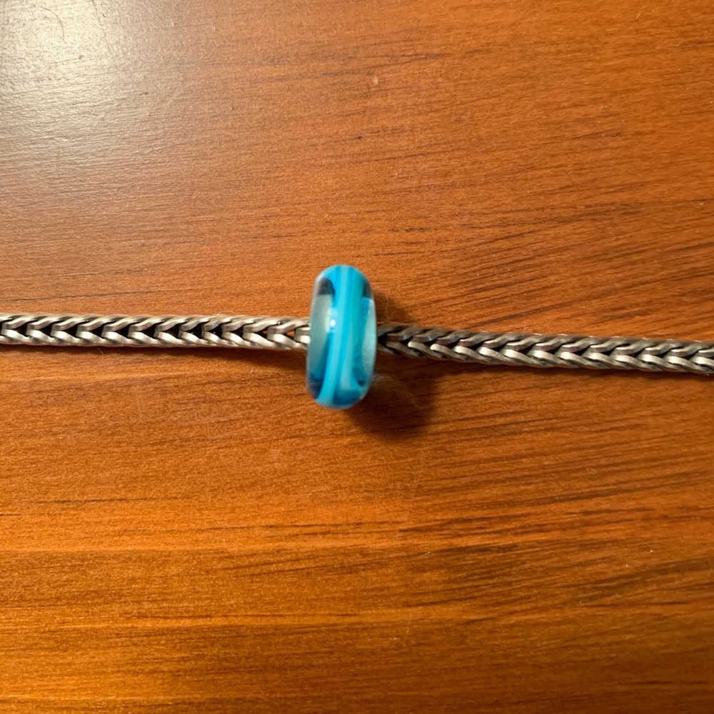 blue Trollbead
